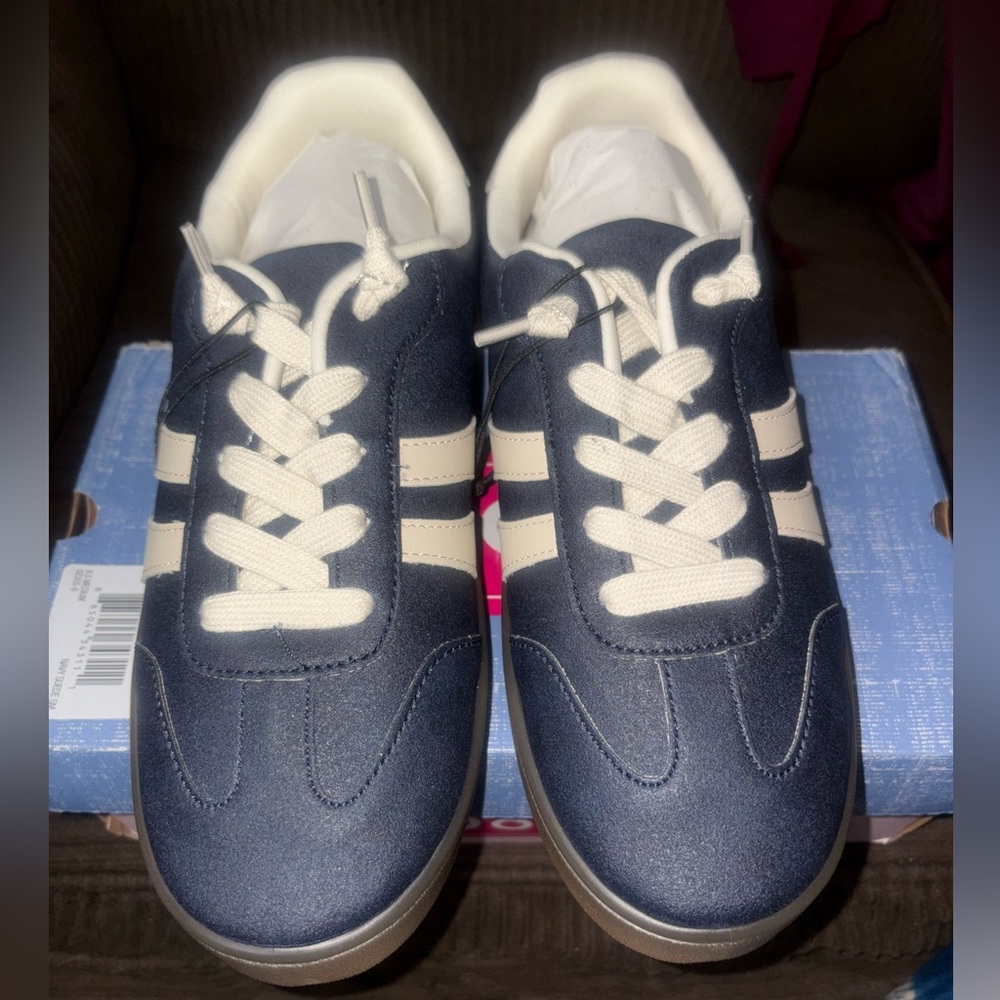 Navy Suede Sneakers with White Stripes size     8 
$25